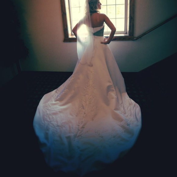 Alfred Angelo wedding dress - Picture 2 of 4